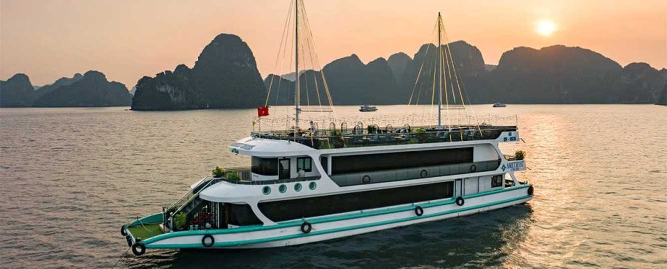 Sunlight Grand Cruise - Embrace Luxury in Nature's Paradise - Halong Bay Day Tour